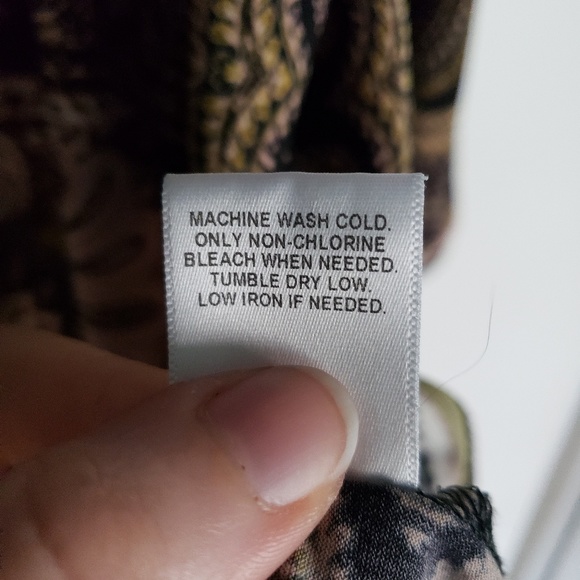 Cute Cold-Shoulder Blouse!! - Picture 4 of 6